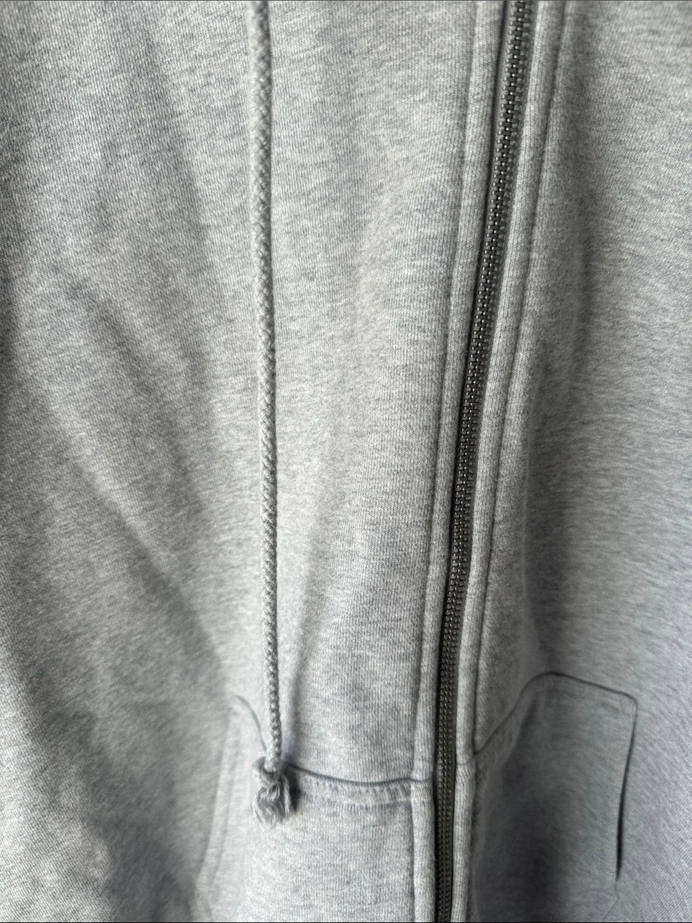 Brandy Melville Gray Full-Zip Hoodie Sweatshirt - Picture 4 of 5